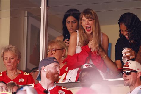 Taylor Swift Sits With Travis Kelce's Mom at Kansas City Chiefs Gam...