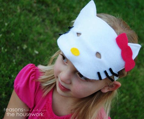 Simple Hello Kitty Costume – REASONS TO SKIP THE HOUSEWORK