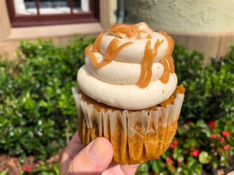 REVIEW: New Pumpkin Spice Caramel Cupcake Brings Fall Flavor to ...