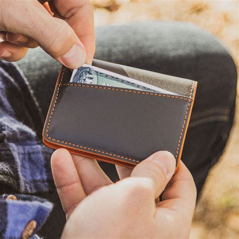 Slim RFID Bifold Wallet in Top Grain Leather – Forrest & Harold