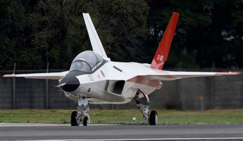 Mitsubishi Heavy Industries unveiled its ATD-X aircraft unveiled to ...