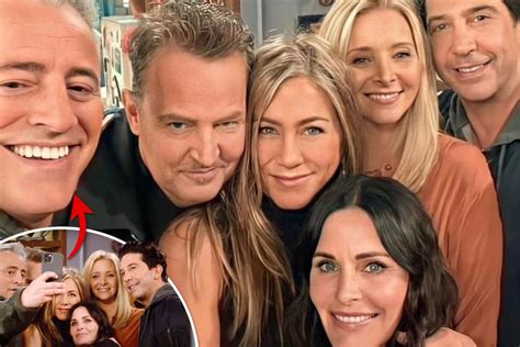 Friends cast look picture perfect as they pose for a reunion selfie ...