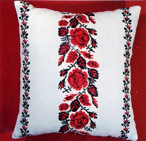 FolkCostume&Embroidery: Ukrainian Rose Embroidery