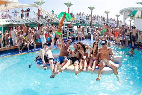 Groove Cruise 2014 Photos: Inside The Ship That Never Stopped Partying | HuffPost