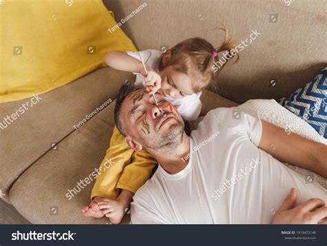 26,000 Baby Laughing Dad Images, Stock Photos & Vectors | Shutterstock