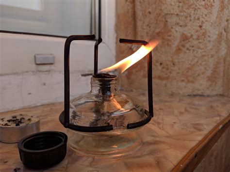 Fotos gratis : fuego, vela, lámpara, quemador, queroseno, alcohol, vaso, iluminación, lampara de ...