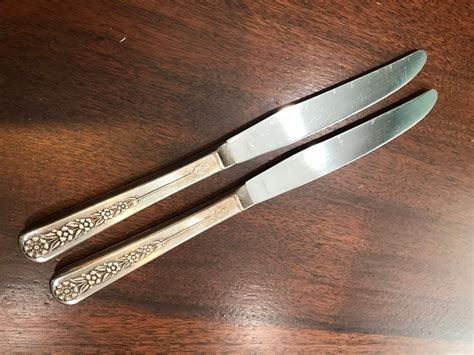 Meriden Delight Silver Plate International Silver Flower Pattern 2 Dinner Knives Vintage 1950s ...