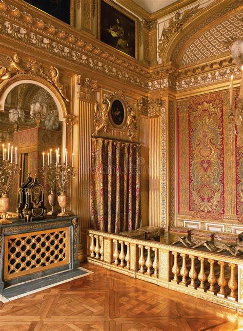 Versailles Palace King's Bedroom - The King's Royal bedroom of the Versailles Palace, France ...