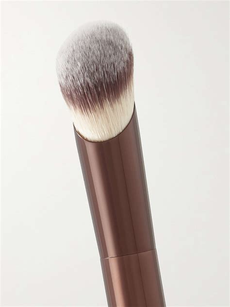 HOURGLASS Ambient Soft Glow Foundation Brush | NET-A-PORTER