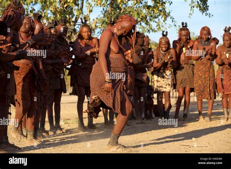 Himba people hi-res stock photography and images - Alamy