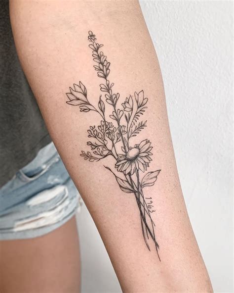 Aggregate more than 57 small wildflower bouquet tattoo - in.cdgdbentre