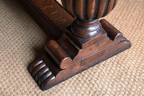 Oak Reproduction Furniture Detail - Authenticity equals Quality