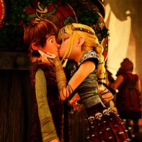 Mistletoe kiss Httyd Hiccup, Hiccup And Toothless, Hiccup And Astrid, Rapunzel, Hicks Und Astrid ...