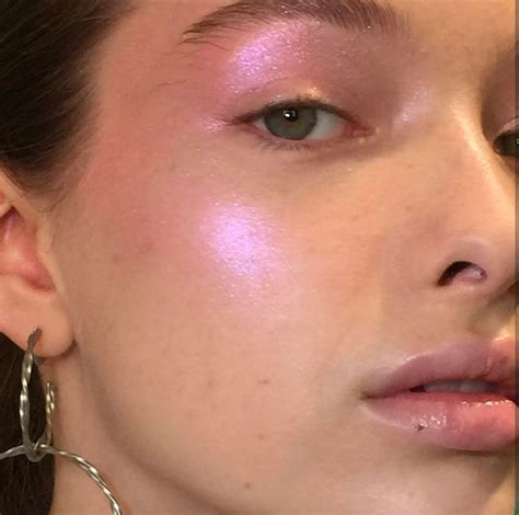 pink highlight highlighter look makeup looks inspo ideas inspiration | Editorial makeup, Skin ...