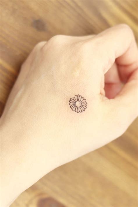 Beautiful Tattoo of a Daisy Ideas You Will Want to Copy - Glaminati