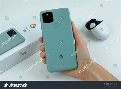 Google Pixel 5 Sorta Sage Color Stock Photo 1847642647 | Shutterstock