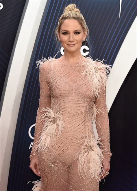 Jennifer Nettles – 2018 CMA Awards • CelebMafia