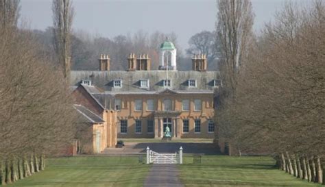 Stratfield Saye House - Wikipedia | Historic homes, England homes, Stately home