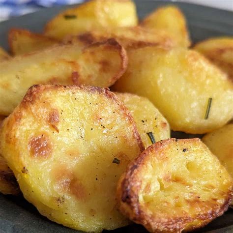 Ninja Foodi Roast Potatoes - We Eat At Last