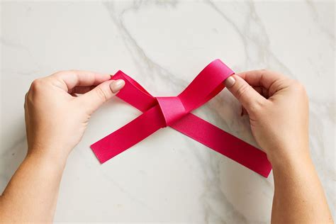 How to Make a Bow Out of Ribbon in 4 Easy Steps