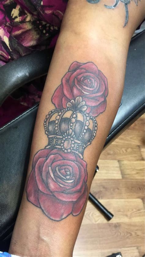 Rose Crown Tattoo Design | Crown tattoo design, Crown tattoo, Tattoo ...