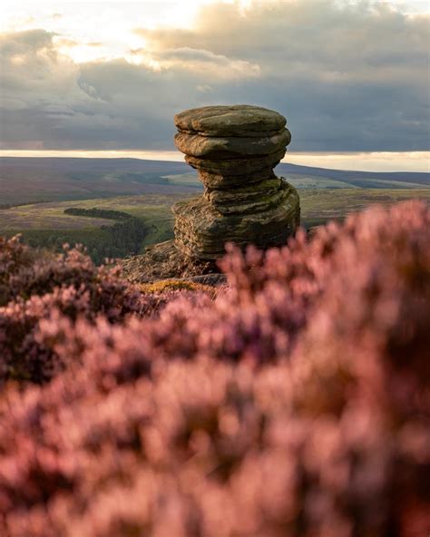 The easiest route to the Salt Cellar: the best sunset spot in the Peak District? — Walk My World