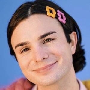 Dylan Mulvaney - Age, Family, Bio | Famous Birthdays