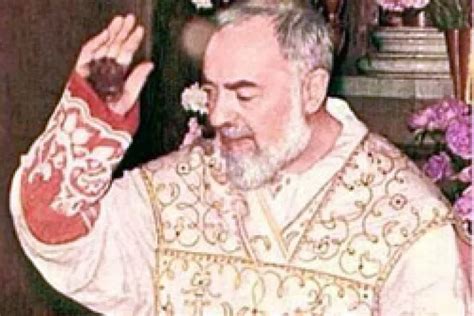 Actualizar 40+ imagen saint padre pio stigmata - Abzlocal.mx