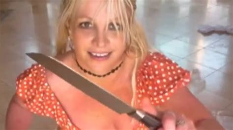 Britney Spears' Knife Dance Sparks Concern Among Fans - YouTube