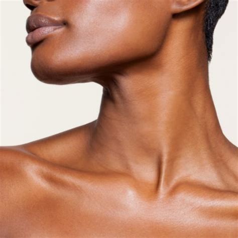 Dealing With Neck Wrinkles: How To Avoid, Causes, Treatment - Luxe Lips