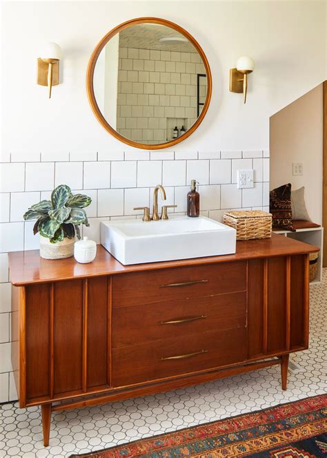 12 Stylish Midcentury Modern Bathroom Ideas