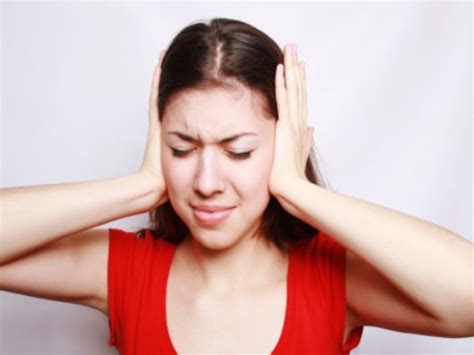 Crackling Sound in Ear: Common Causes and Remedies to Get Rid of Noise