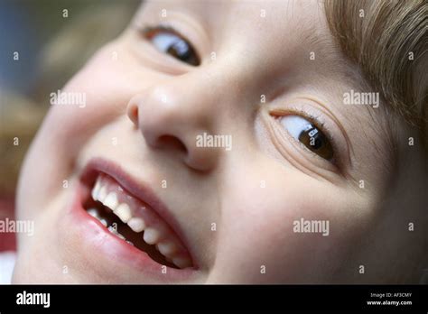 portrait of a smiling child Stock Photo - Alamy