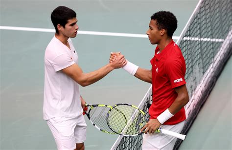 Carlos Alcaraz loses debut as world No. 1 to Felix Auger-Aliassime in ...