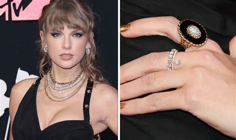 Taylor Swift breaks $12,000 vintage ring prompting frenzied search for ...