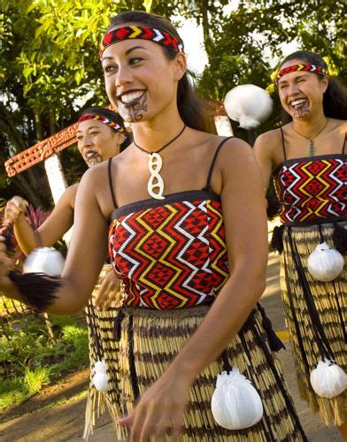 new zealand traditional clothing