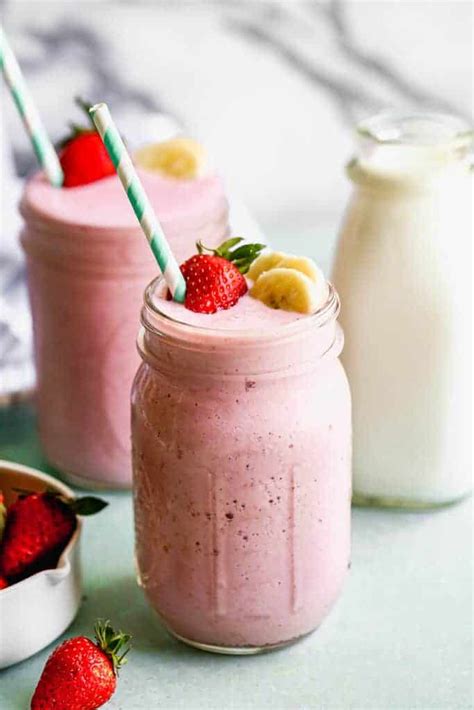 Strawberry Banana Smoothie - Tastes Better From Scratch