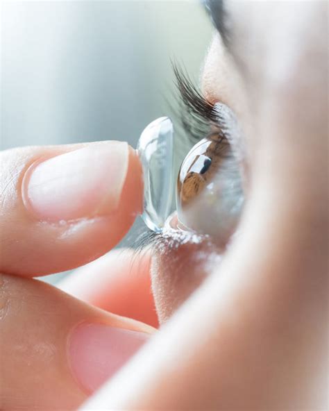 Contact Lens Fitting in UAE, Fujairah, Sharjah, Dubai - Al Falah Optics