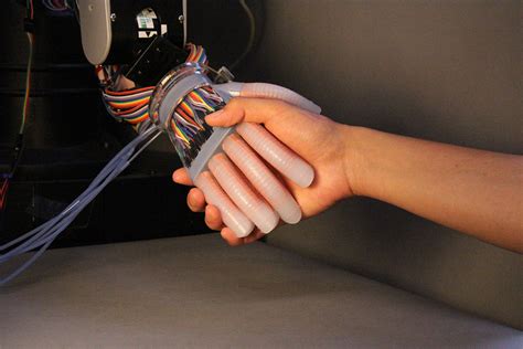 Engineers integrate internal robotic tactile sensors