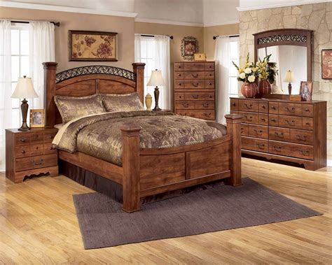 Coaster Furniture Brenner 4-Piece Panel Bedroom Set In Rustic Honey | vlr.eng.br