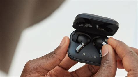 OnePlus unveils the Buds Pro: Wireless earbuds with ANC and 38 hours of ...