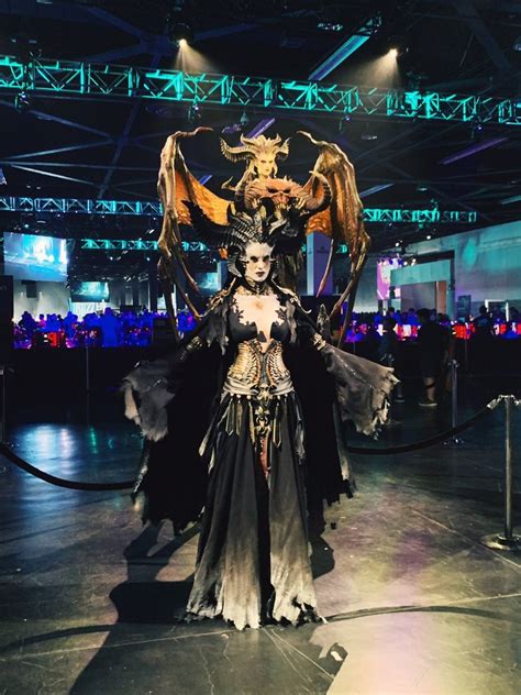 Fenomenalny cosplay Lilith z Diablo 4. Prosto z BlizzConu. | Darmowe ...