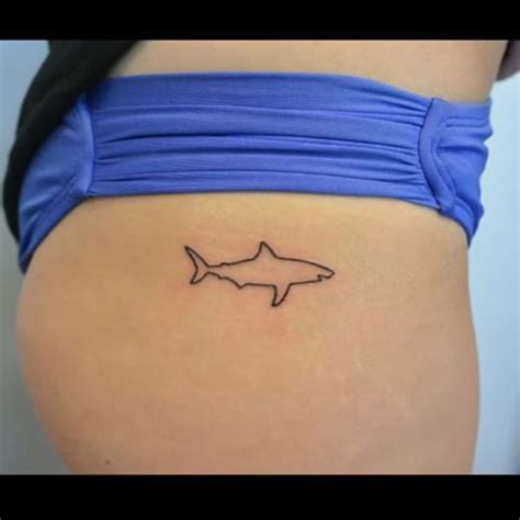 A little great white shark outline on @nicolesmale from earlier. Thanks for looking! #tattoo # ...