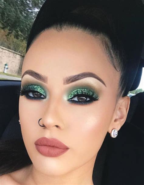 Pin by ༺༺Dee ️Dee༻༻ on FACE The Day | Emerald eye makeup, Green makeup, Makeup for green eyes