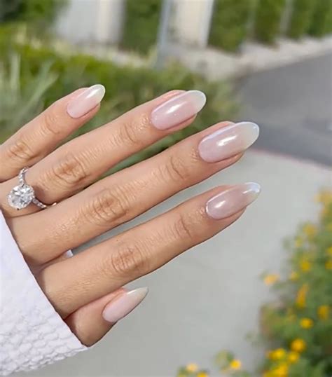 Hailey Bieber nails | Pretty nails, Gel nails, Manicure