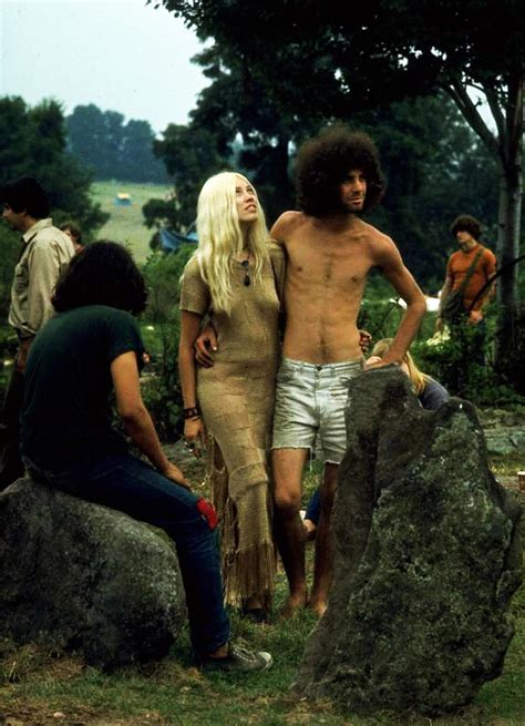 60 Amazing Photographs Showing Life, Love, and Community at the Woodstock Festival, August 1969 ...