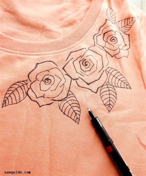 T-shirt Painting - 5 easy techniques - Sew Guide Fabric Paint Shirt, Fabric Painting On Clothes ...