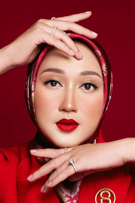 The beauty essentials for Hari Raya visiting, according to these digital creators