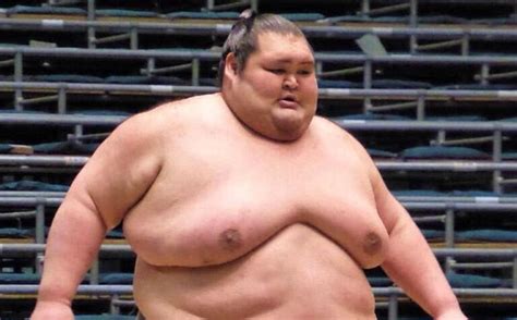 Biggest Sumo Wrestlers Ever - Who Makes It into Top 10 Heaviest