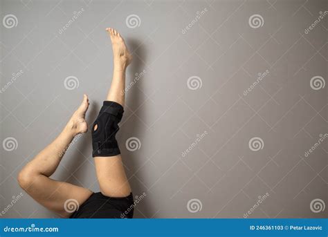 Orthopedic knee brace stock image. Image of injuries - 246361103